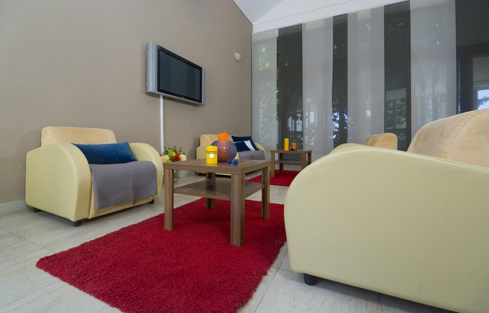 Hotel Laguna กราดัซ ภายนอก รูปภาพ