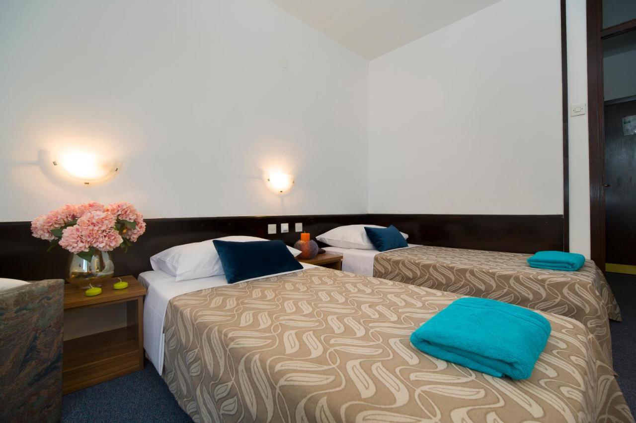 Hotel Laguna กราดัซ ภายนอก รูปภาพ